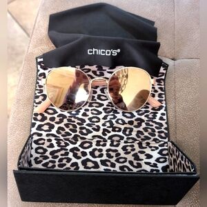 Chicos Gold polarized sunglasses 😎